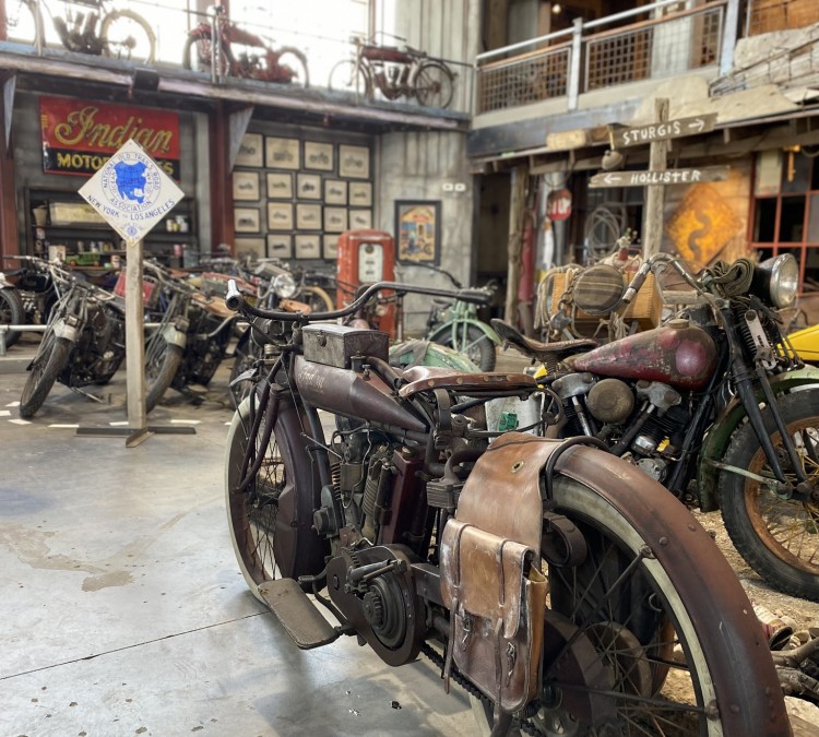 legends-motorcycle-museum-photo